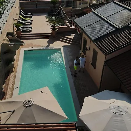 Maria Bed & Breakfast 4*