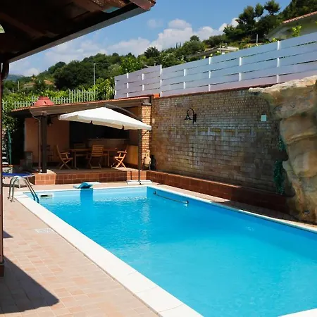 Maria Bed & Breakfast 4*