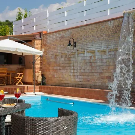 Maria Bed & Breakfast 4*